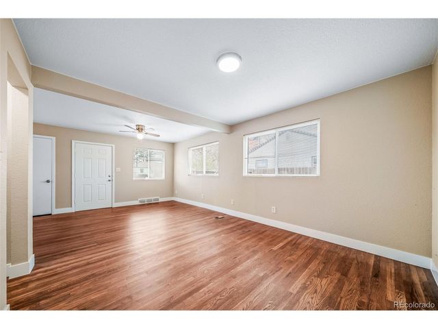 845 Macon St, Aurora, CO 80010