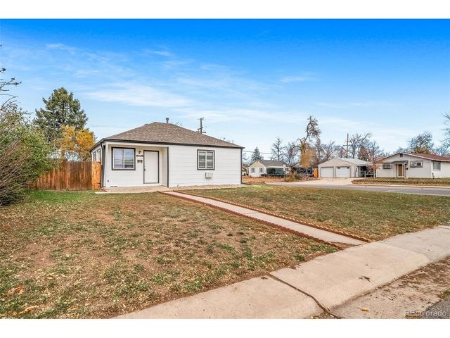 845 Macon St, Aurora, CO 80010