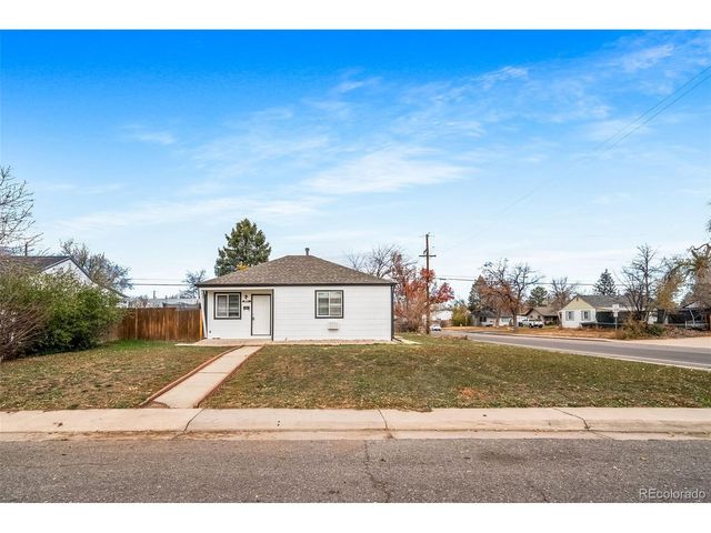 845 Macon St, Aurora, CO 80010