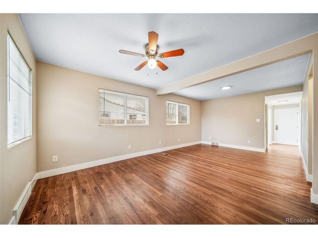 845 Macon St, Aurora, CO 80010