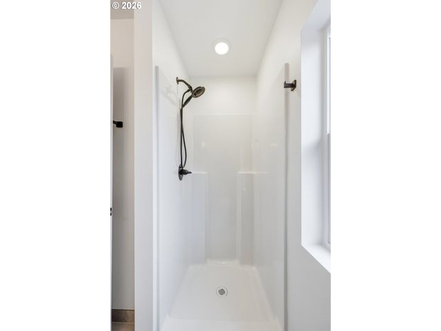 11715 Se ASH St, Portland, OR 97216