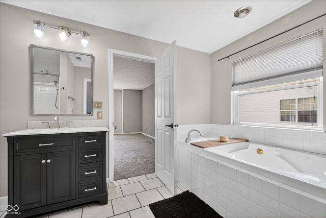 816 Heatherwood Drive, Greenwood, IN 46143