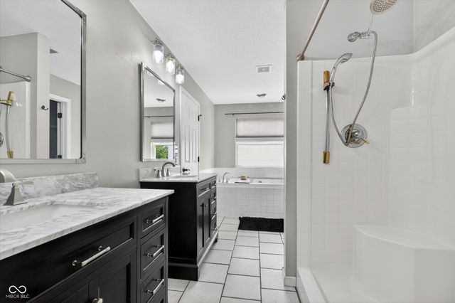 816 Heatherwood Drive, Greenwood, IN 46143