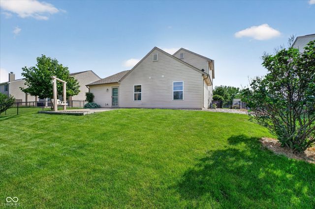 816 Heatherwood Drive, Greenwood, IN 46143