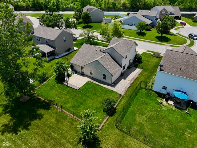 816 Heatherwood Drive, Greenwood, IN 46143