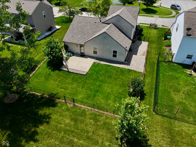 816 Heatherwood Drive, Greenwood, IN 46143