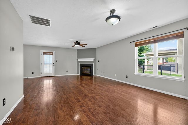 816 Heatherwood Drive, Greenwood, IN 46143