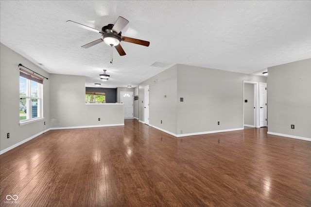 816 Heatherwood Drive, Greenwood, IN 46143