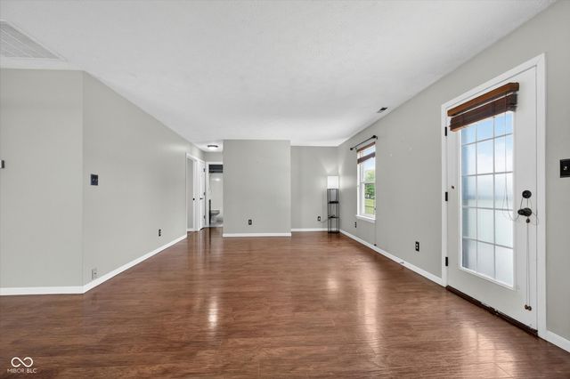 816 Heatherwood Drive, Greenwood, IN 46143