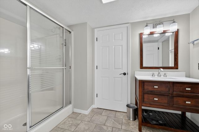 816 Heatherwood Drive, Greenwood, IN 46143