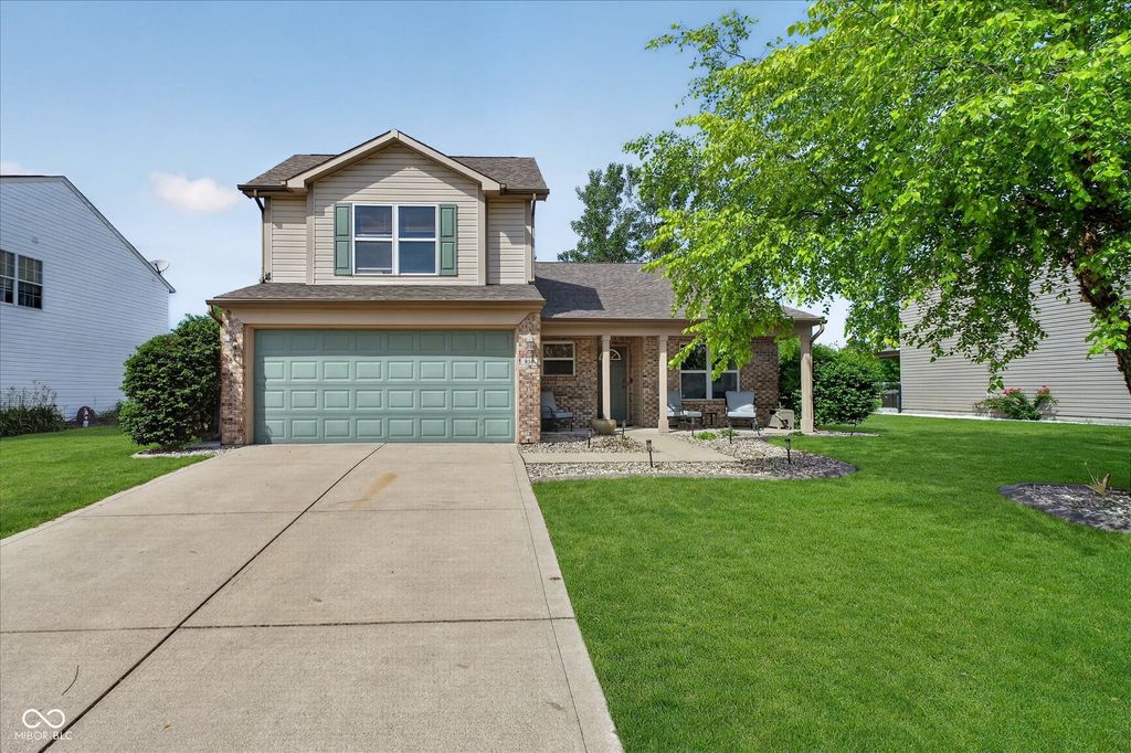 816 Heatherwood Drive, Greenwood, IN 46143