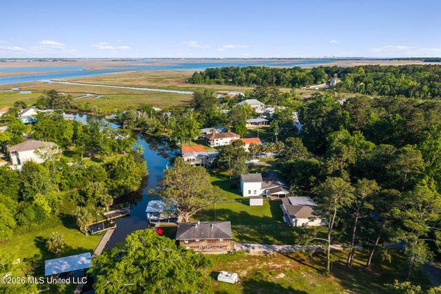 5548 Dead River Road, Gautier, MS 39553