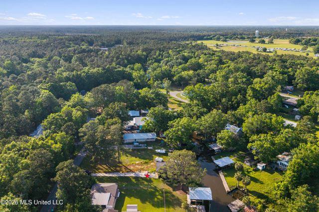 5548 Dead River Road, Gautier, MS 39553