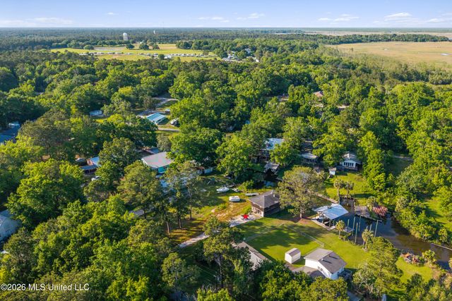 5548 Dead River Road, Gautier, MS 39553