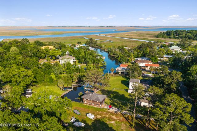 5548 Dead River Road, Gautier, MS 39553