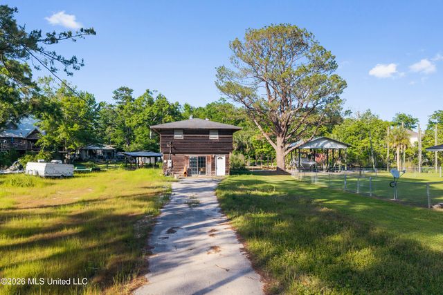 5548 Dead River Road, Gautier, MS 39553