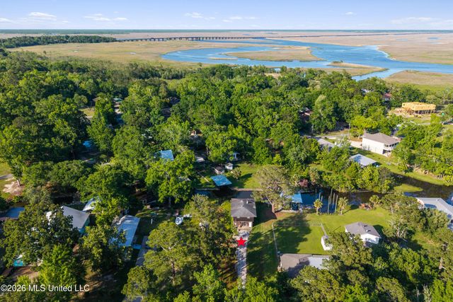 5548 Dead River Road, Gautier, MS 39553