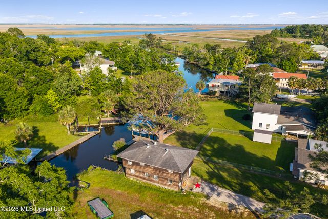 5548 Dead River Road, Gautier, MS 39553
