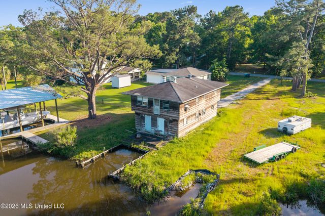 5548 Dead River Road, Gautier, MS 39553