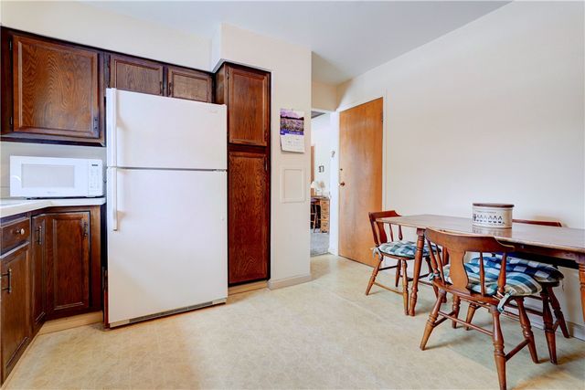 105 Winterset Drive, Penfield, NY 14625