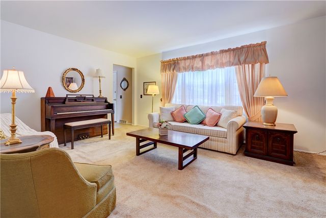 105 Winterset Drive, Penfield, NY 14625