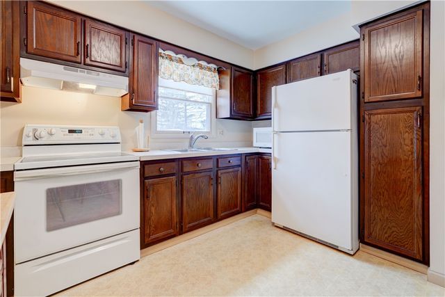 105 Winterset Drive, Penfield, NY 14625