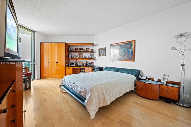 19500 Turnberry Way 16C, Aventura, FL 33180