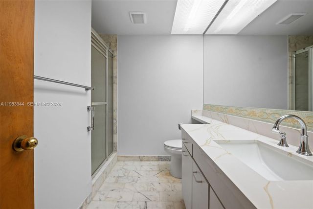 19500 Turnberry Way 16C, Aventura, FL 33180