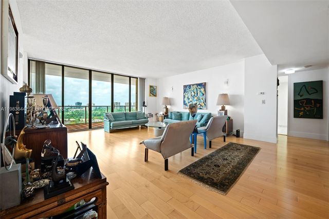 19500 Turnberry Way 16C, Aventura, FL 33180