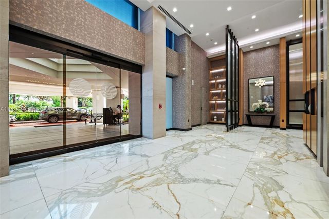 19500 Turnberry Way 16C, Aventura, FL 33180