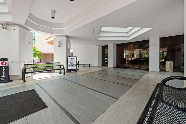 19500 Turnberry Way 16C, Aventura, FL 33180