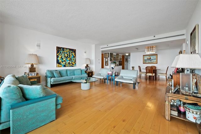 19500 Turnberry Way 16C, Aventura, FL 33180