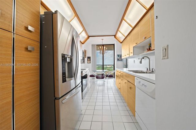 19500 Turnberry Way 16C, Aventura, FL 33180