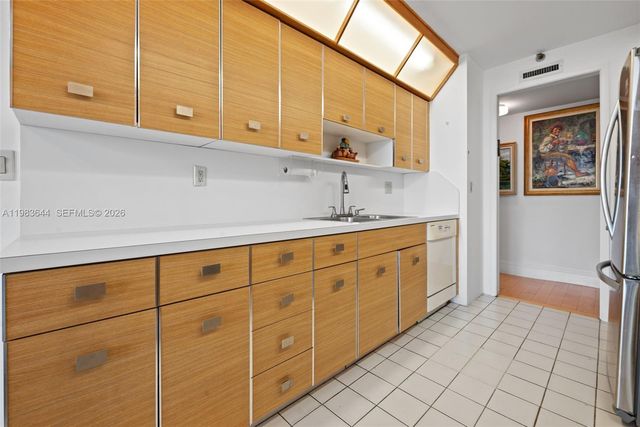 19500 Turnberry Way 16C, Aventura, FL 33180