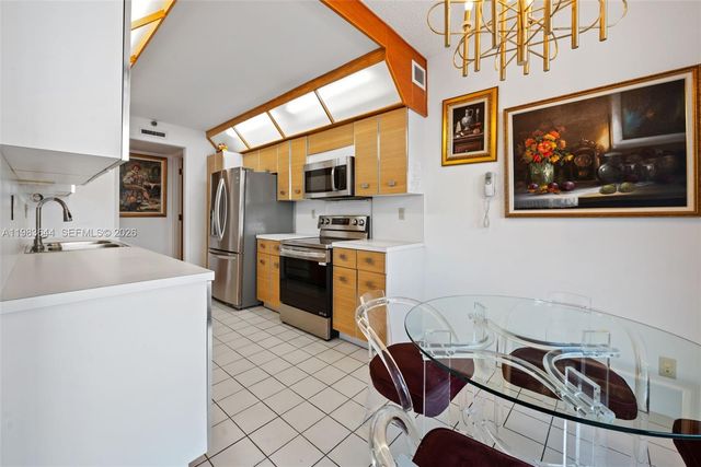 19500 Turnberry Way 16C, Aventura, FL 33180