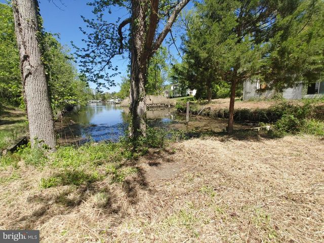 4180 SHOREHAM BEACH RD, Edgewater, MD 21037
