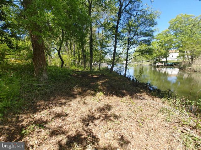 4180 SHOREHAM BEACH RD, Edgewater, MD 21037