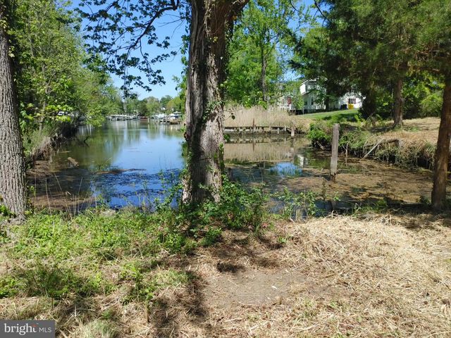 4180 SHOREHAM BEACH RD, Edgewater, MD 21037