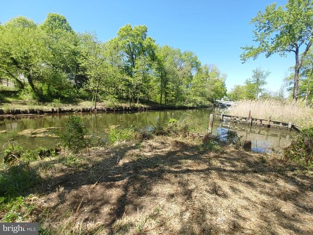 4180 SHOREHAM BEACH RD, Edgewater, MD 21037