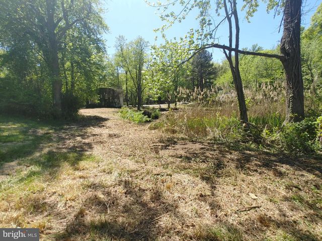 4180 SHOREHAM BEACH RD, Edgewater, MD 21037