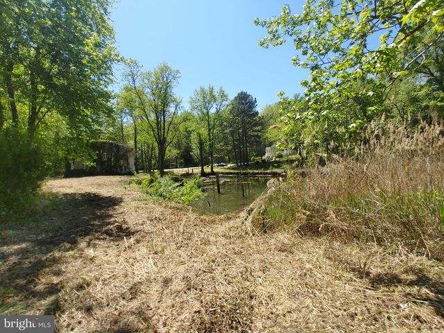 4180 SHOREHAM BEACH RD, Edgewater, MD 21037