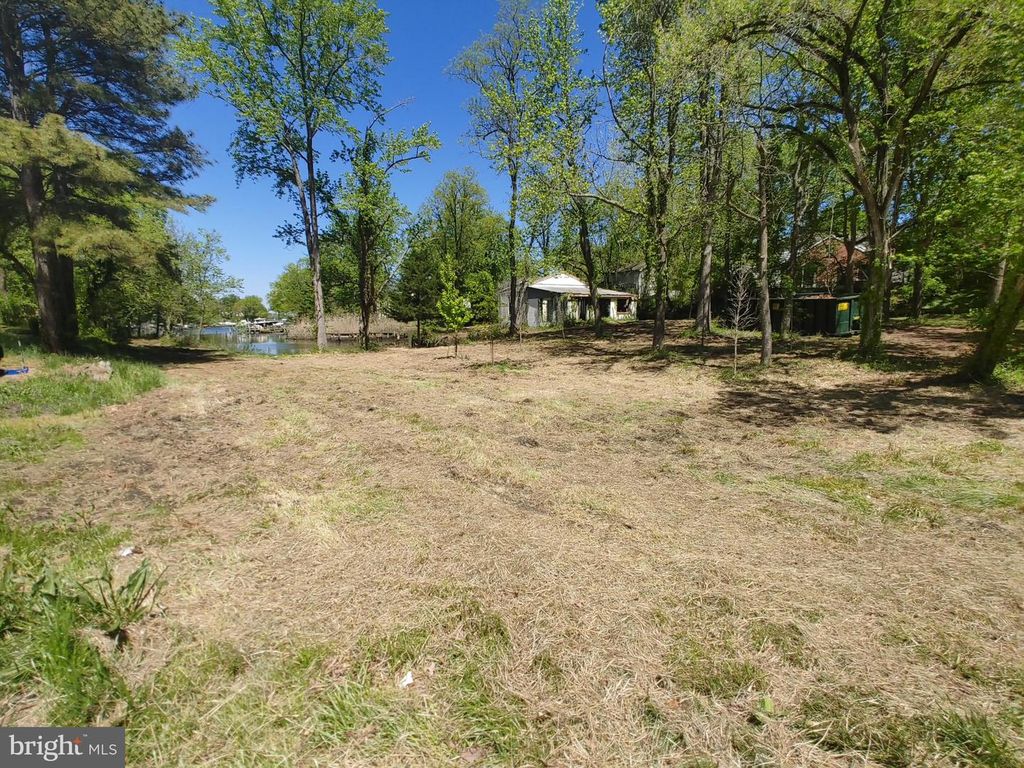 4180 SHOREHAM BEACH RD, Edgewater, MD 21037