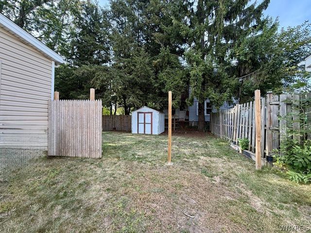 6073 2nd Street, Newfane, NY 14108