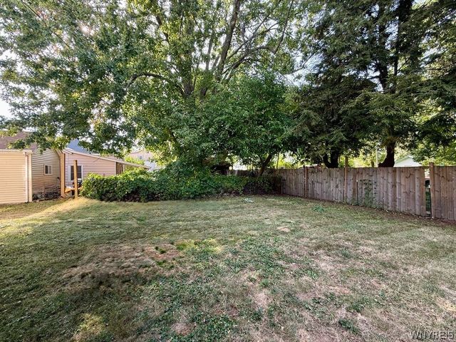 6073 2nd Street, Newfane, NY 14108