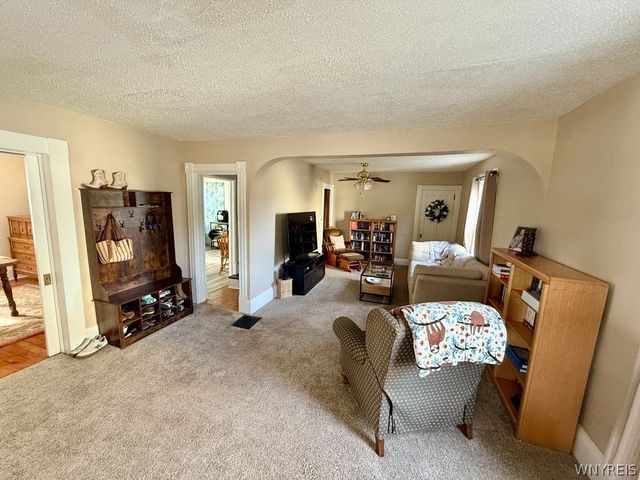 6073 2nd Street, Newfane, NY 14108