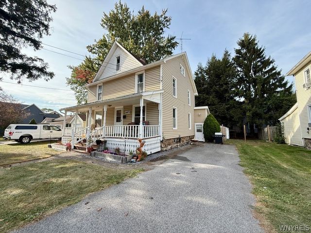 6073 2nd Street, Newfane, NY 14108