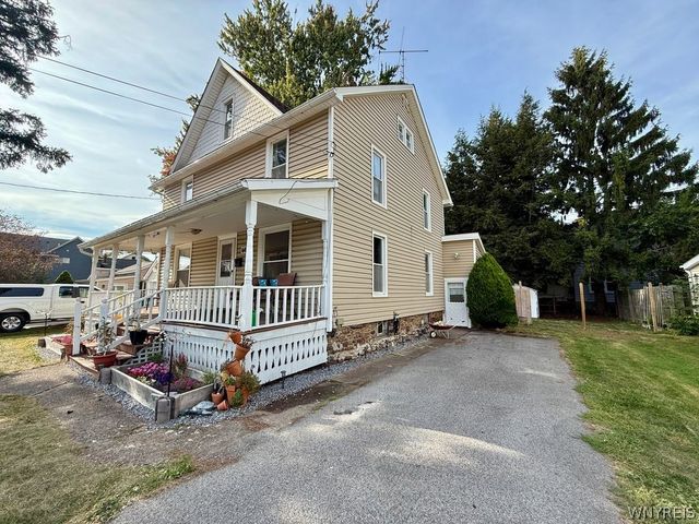 6073 2nd Street, Newfane, NY 14108