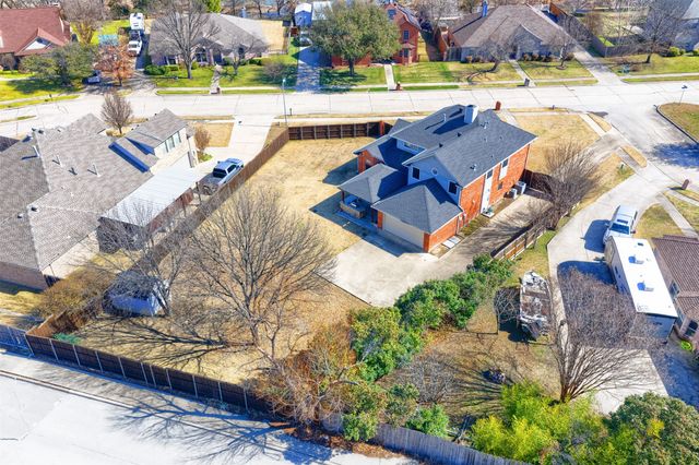 306 Foxwood Court, Wylie, TX 75098