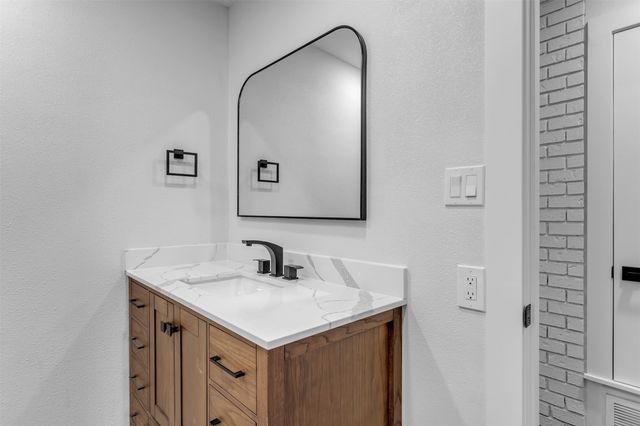 110 Twin Circle, Wortham, TX 76693