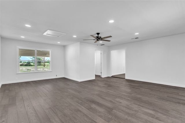 110 Twin Circle, Wortham, TX 76693